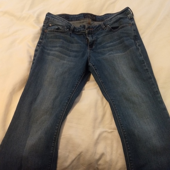 Lucky Jeans - Picture 6 of 7